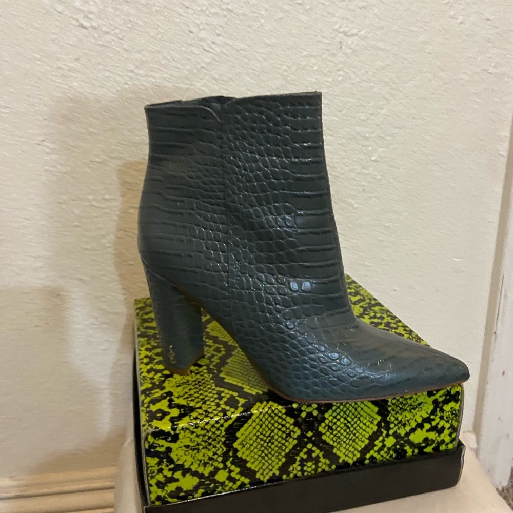 teal boots